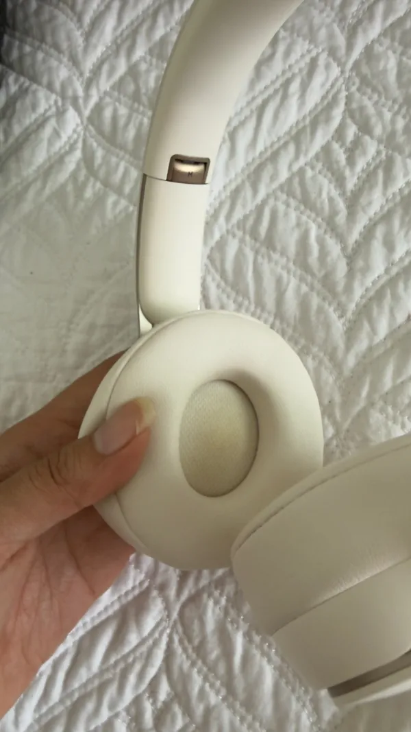 Beats Solo Pro Noise Cancelling Headphones - Image 8
