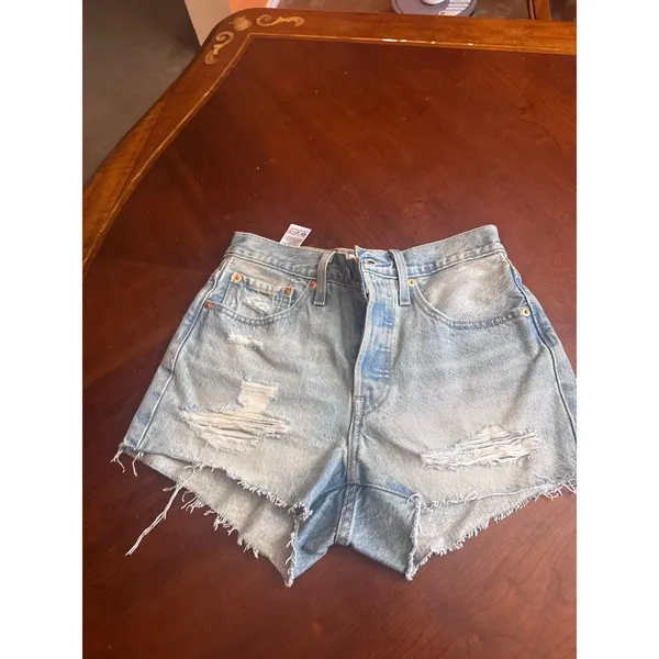 Levi’s 501 Women’s Cut Off Denim Shorts Size W26 Ripped Distressed - Image 3