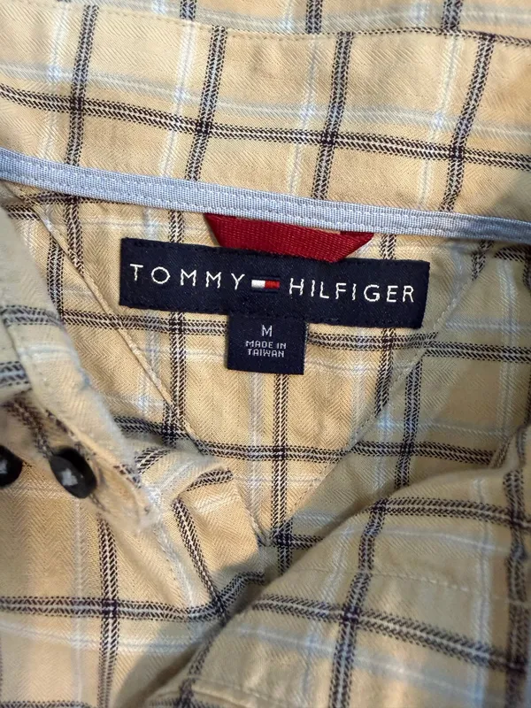 Vintage Tommy Hilfiger Men’s size M Button Down - Image 2