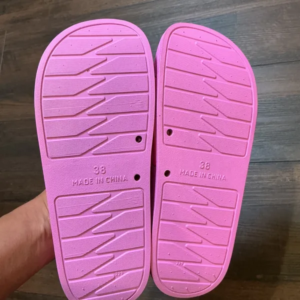 Juicy Couture Logo Slide Sandals Pink Embossed Rubber Shoes Size 38 EU 7 US - Image 4