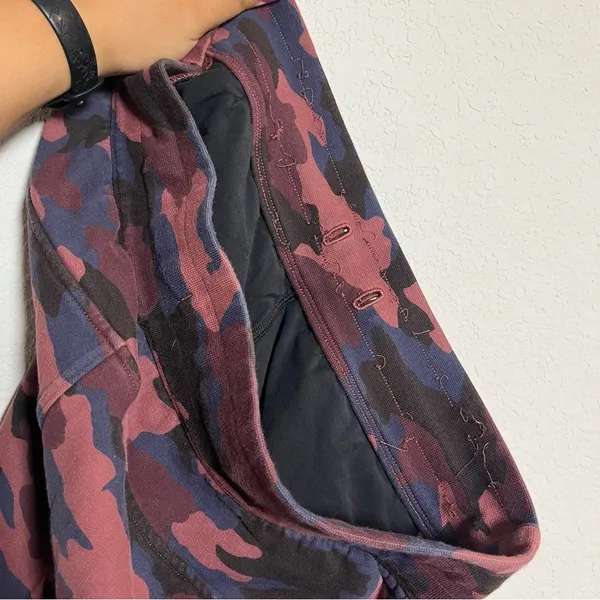 Lululemon Scuba High-Rise Jogger Heritage 365 Camo Smoky Red Night Sea Multi - Image 8