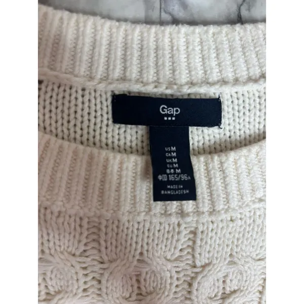 GAP Women's Ivory White Thick Cable Knit Crewneck Sweater size medium - Image 4