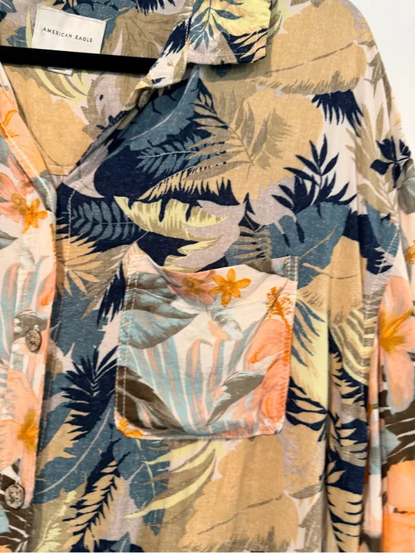 American Eagle Size M Tropical Hawaiian Camp Resort Short Sleeve Button Shirt - Image 5