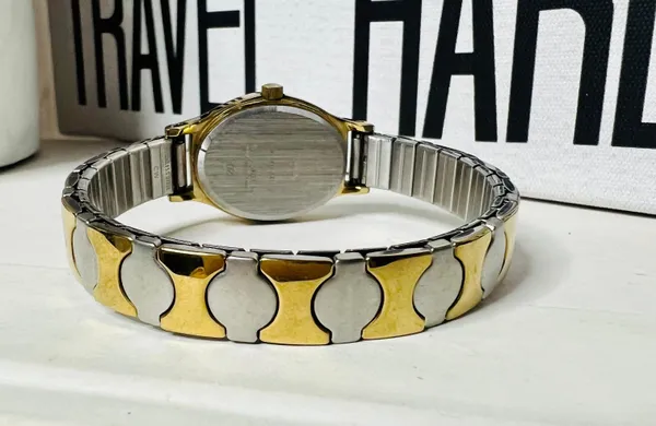 Timex Gold & Silver  Watch - Image 6