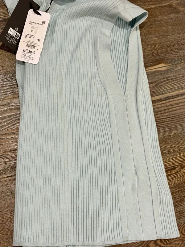 VARLEY Anastasia Rib Knit Mock Neck Tank - Winter Sky (Light Blue) - Large - NWT - Image 15