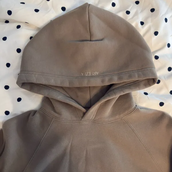Aritzia Sweatfleece Hoodie Mega Cozy Fleece - Image 2