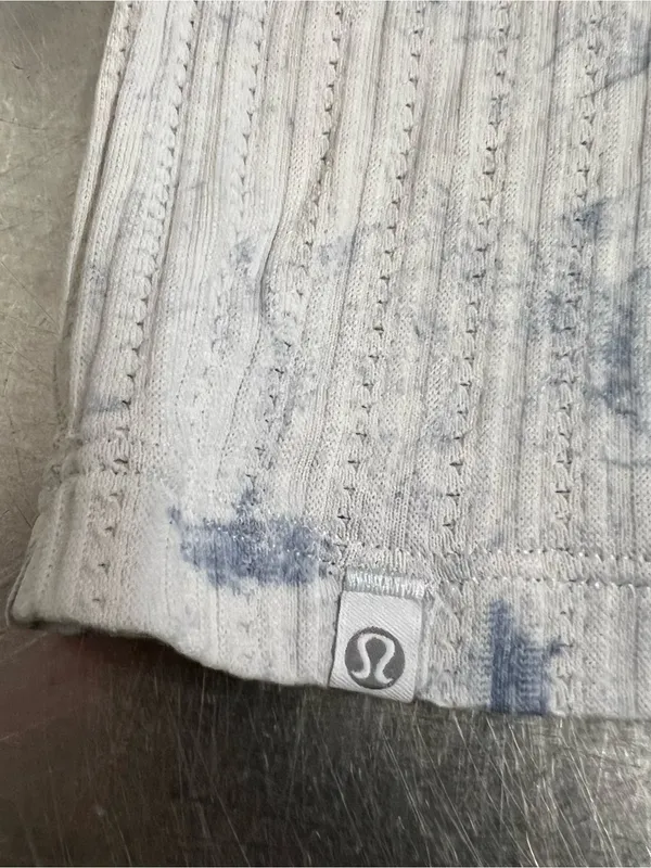 Lululemon White & Blue Tie Dye Train to Be Cropped Short Sleeve Top Size 8 VGUC - Image 6