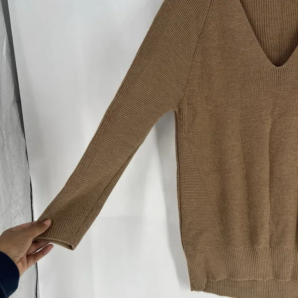 Athleta Hanover Sweater‎ Womens Size M Extra Fine Merino Wool Blend V-Neck Brown - Image 8