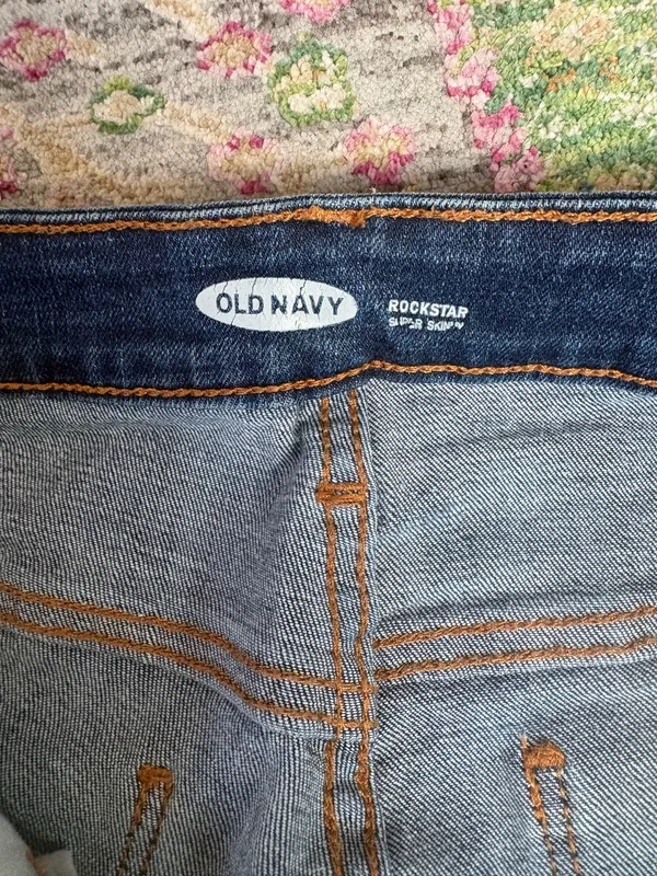 Old Navy Rockstar Jeans - Image 2