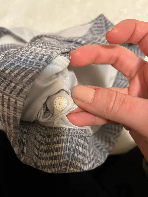 Lululemon Energy Bra Size 6 - Image 3