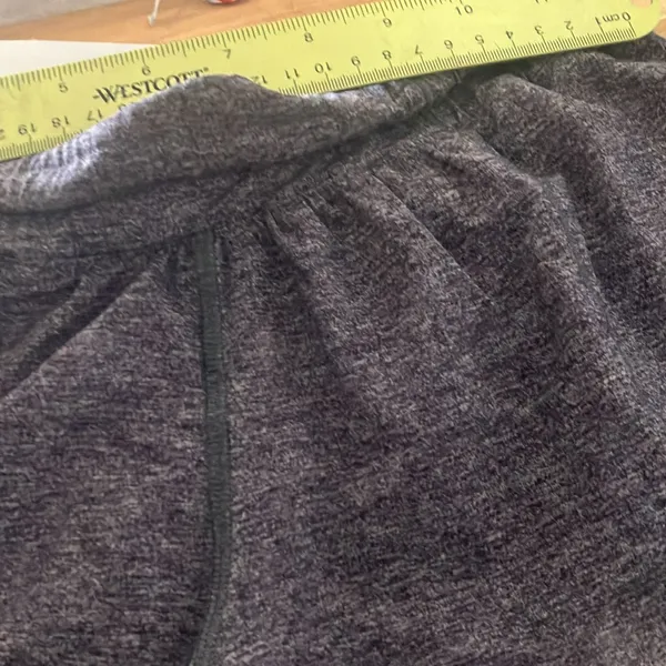 FINAL MARKDOWN Ladies short shorts Size undefined - Image 4