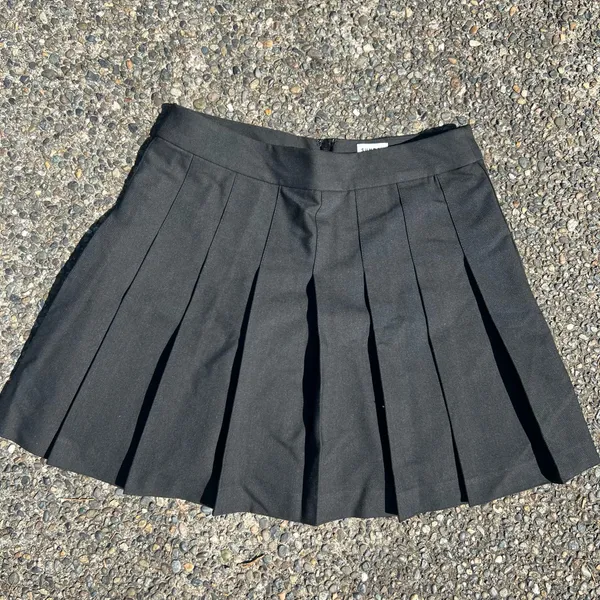 Aritzia Sunday Best Skater Skirt - Image 4