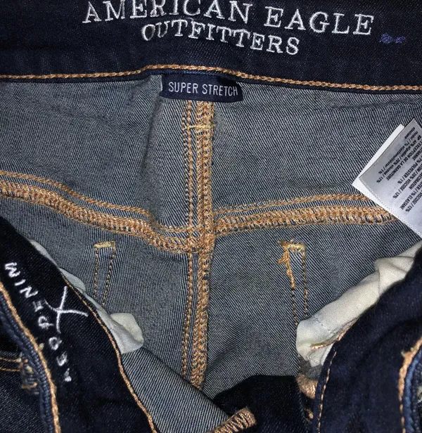 NWOT AEO Skinny Jeans Size 6 Long - Image 4