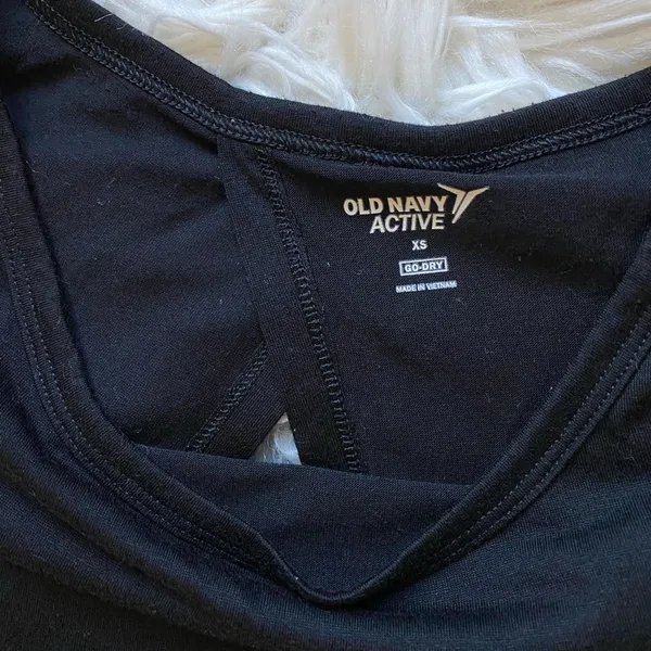 Old Navy Split back active top - Image 7