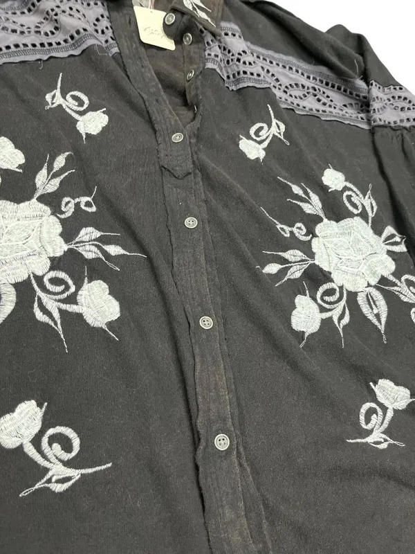 Free People womens Black Embroidered polyester Button-Up Blouse sz L SKU 10-742 - Image 3