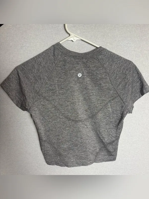 Lululemon Swiftly Tech Cropped Short sleeve Shirt Grey Size 8 - Image 2
