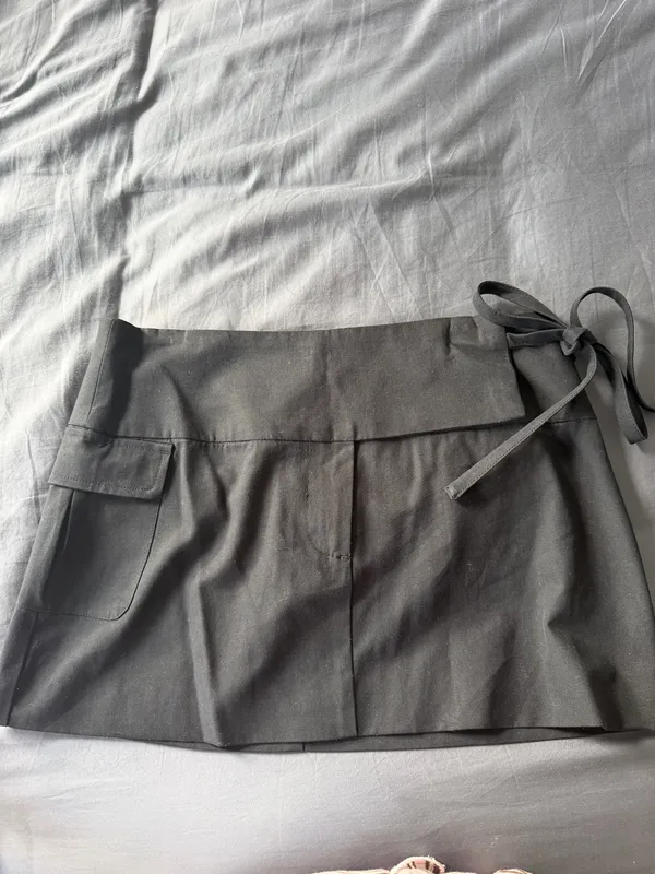 Glassons Black Mini Cargo Skirt - Image 2