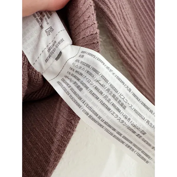 Abercrombie & Fitch Ribbed Square Neck Long Sleeve Crop Top Mauve Pink XS - Image 4