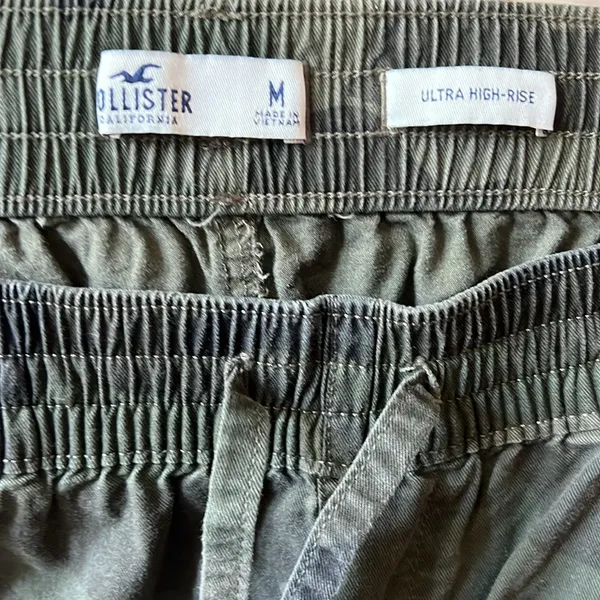 Hollister Camo Pants - Image 2