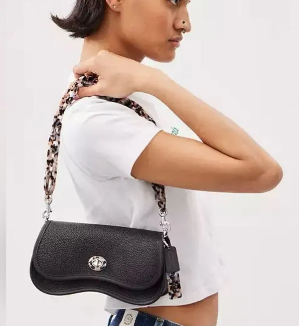 NWT Coach Coachtopia Leather Micro Wavy Dinky Bag n Black - Image 4