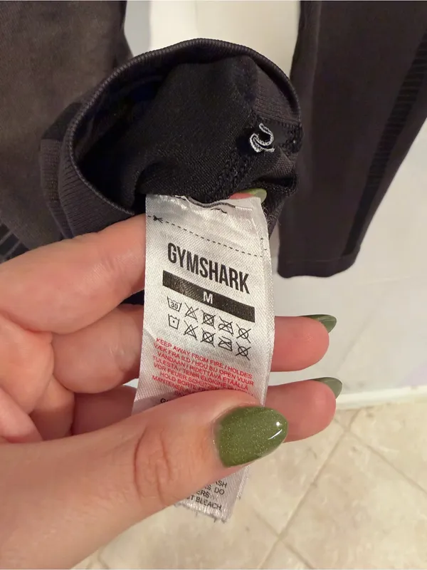 Seamless Black Gymshark booty contour Leggings - Image 3