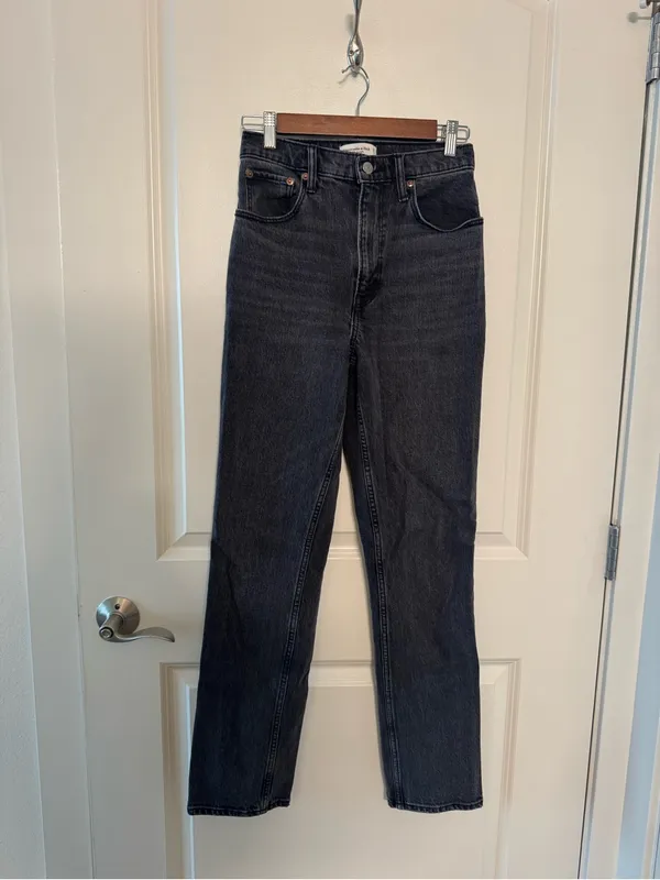 Abercrombie & Fitch The ‘90s Straight Ultra-High Rise Jeans in Washed Black - Image 4