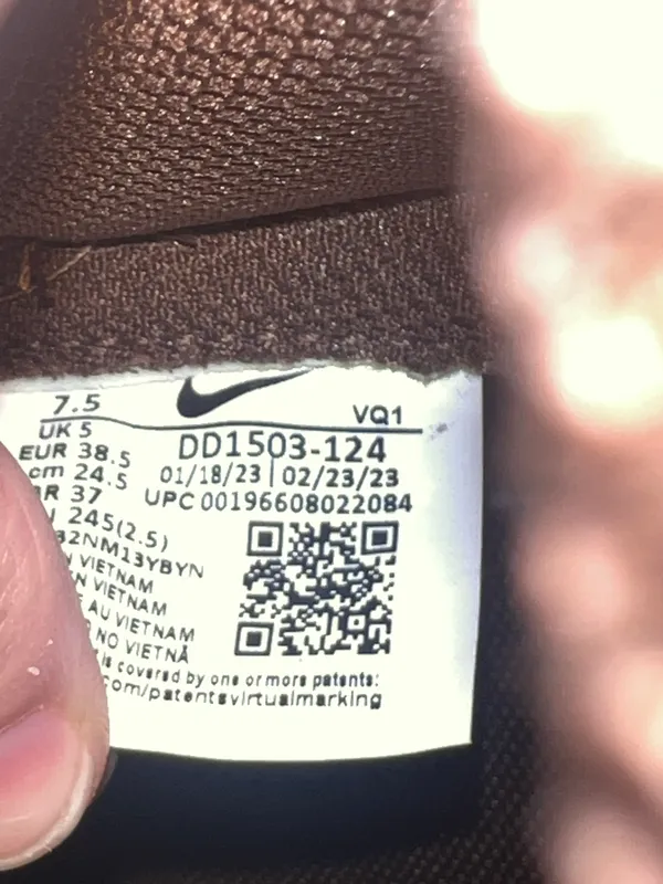 Nike Cacao Dunks - Image 3