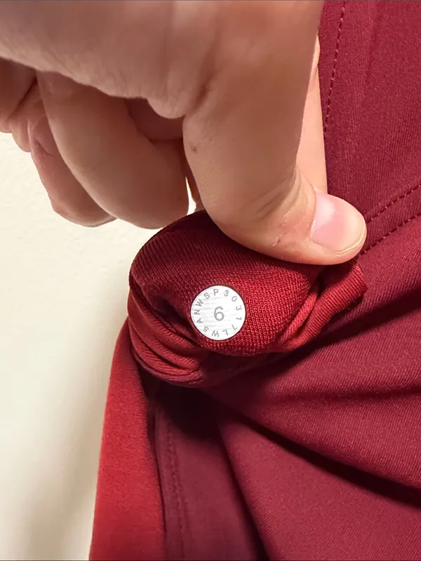 Lululemon Box it Out Tight Burgundy size 6 - Image 5