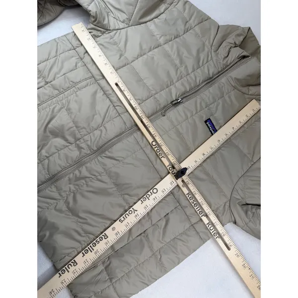 Patagonia Women's Light Gust Jacket Seabird Grey Medium NWT ($250 Retail) - Image 6