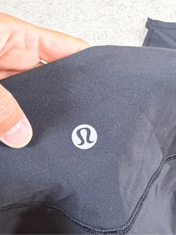 Lululemon Women’s Wunder Under Hi-Rise 7/8 Tight Full-On Luxtreme 25" in Black 8 - Image 9