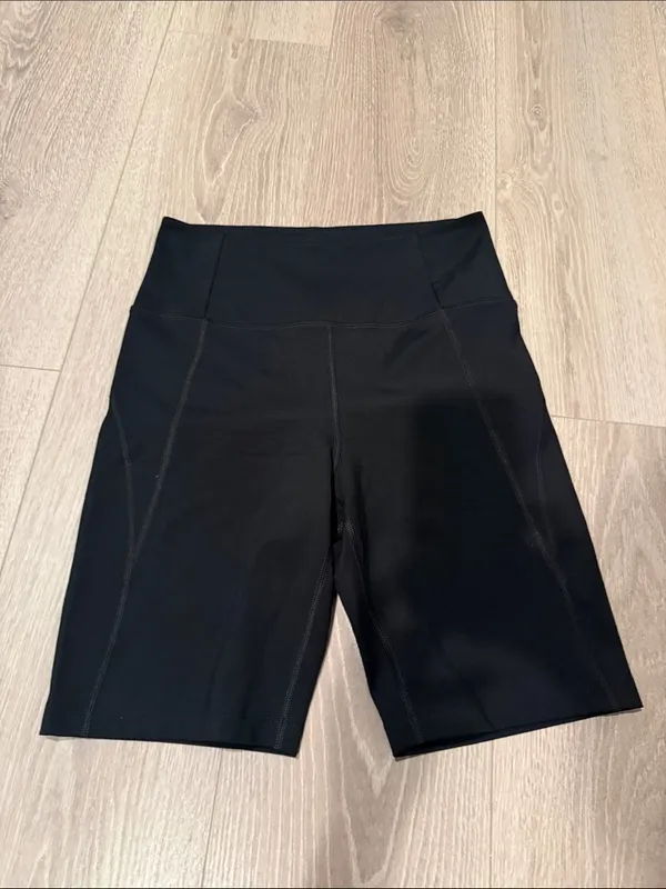 High-Waisted Black Girlfriend Collective biker Shorts Medium - Image 2