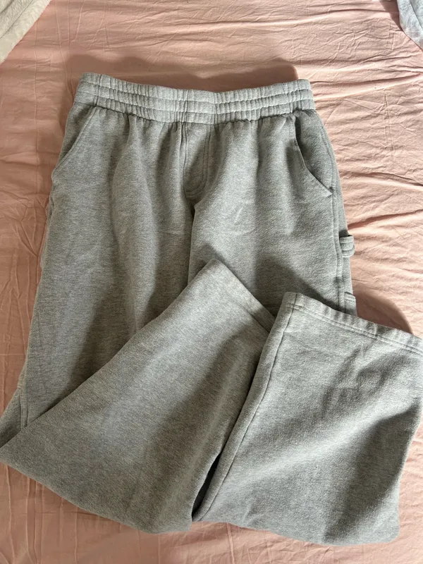 Aritzia Greg cargo sweatpants - Image 2
