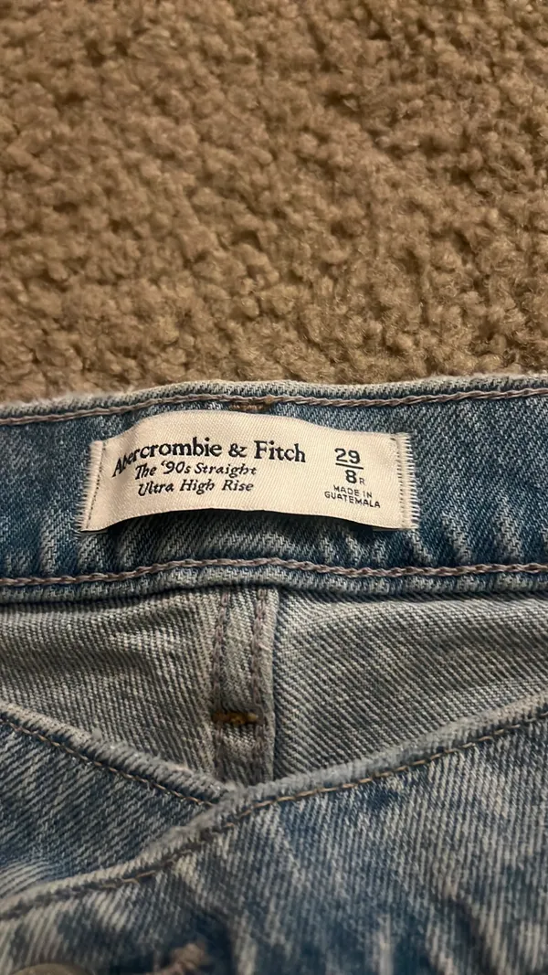 Abercrombie High Rise 90’s Straight Jeans - Image 4