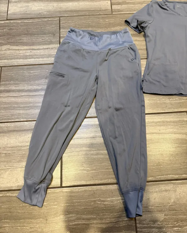 Jaanuu Jogger Scrub Set sz M! No :( - Image 2
