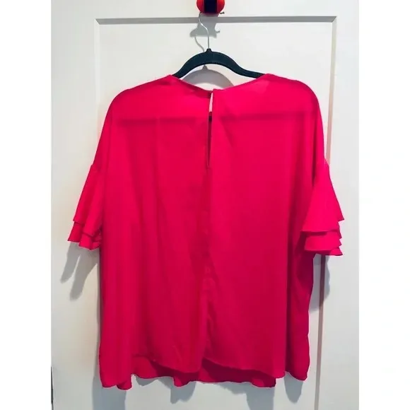 Gibson Latimer Flutter Sleeve Blouse in Fuchsia Pink - Image 6
