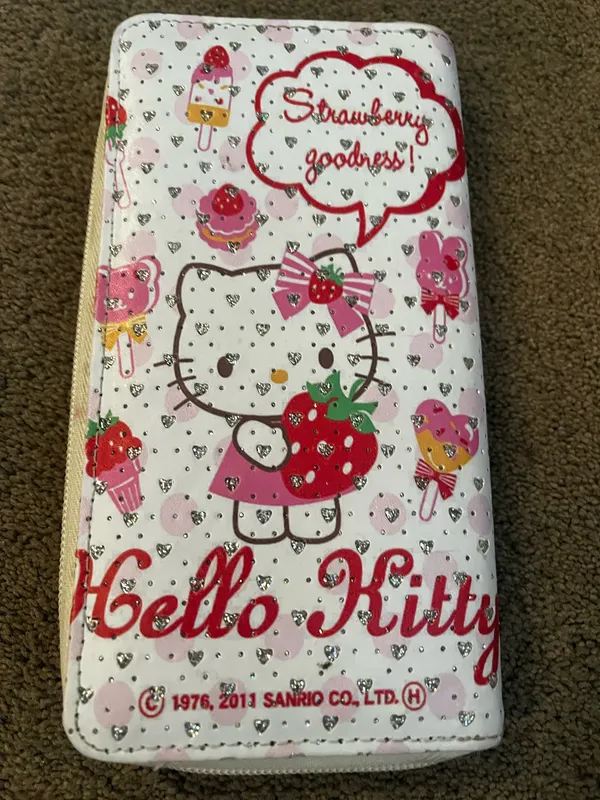 Vintage 2011 Y2K Sanrio Hello Kitty Wallet - Image 3