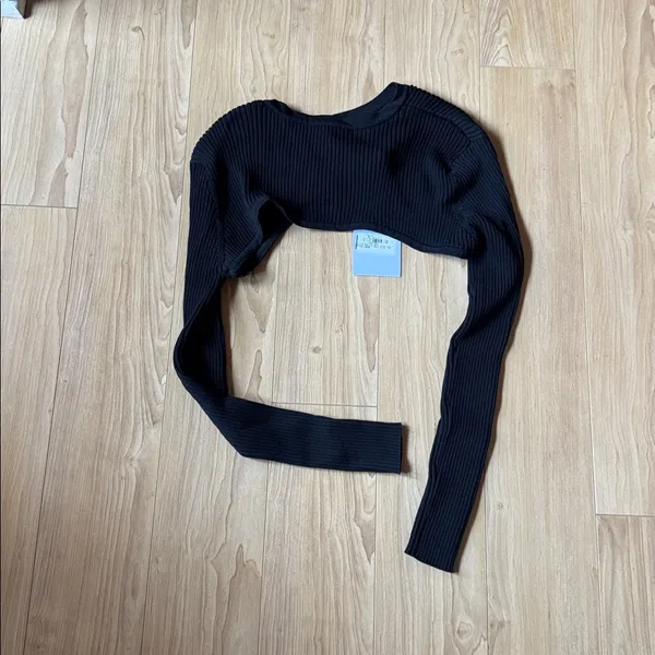 Wayf Black Ribbed Long Sleeve Shrug - Image 3