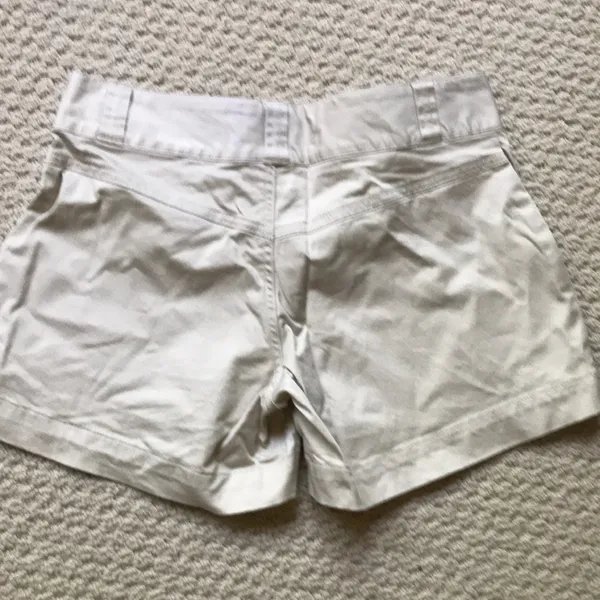 Gap khaki shorts. BNWOT. Size 4. - Image 2
