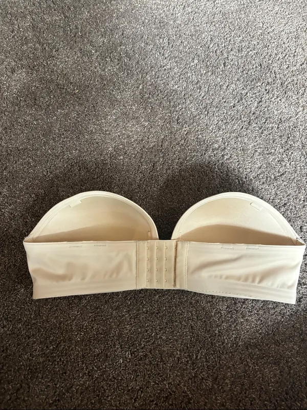 Lightweight Strapless Bandeau Bra - Image 2