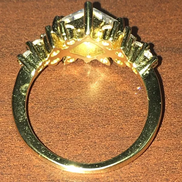 White Topaz ring in 14kt gold over sterling silver - Image 4