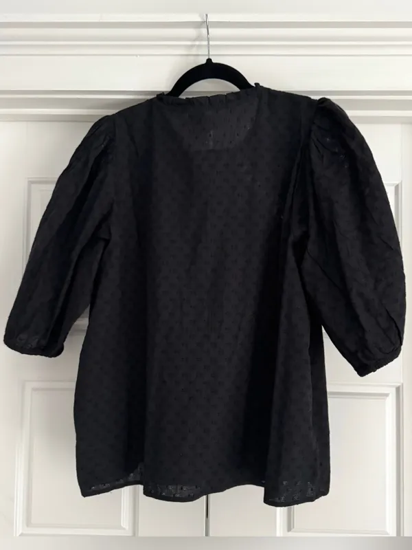 Old Navy Puff-Sleeve Lace-Trim Clip-Dot Blouse NWT - Large - Image 3