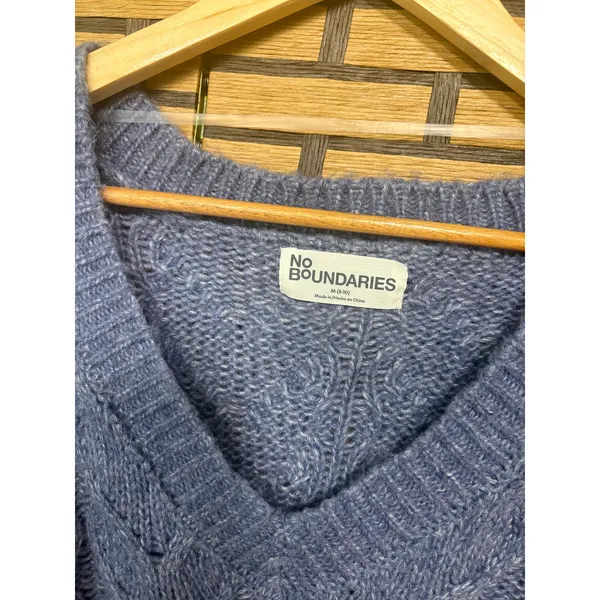No Boundaries Blue V Neck‎ Sweater Size Medium - Image 4