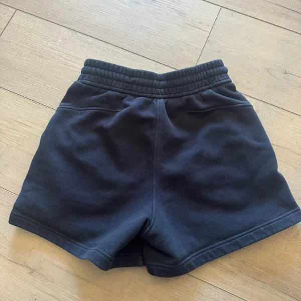 Lululemon Loungeful High-Rise Short 4" Black Size 2 Sweat Shorts - Image 3