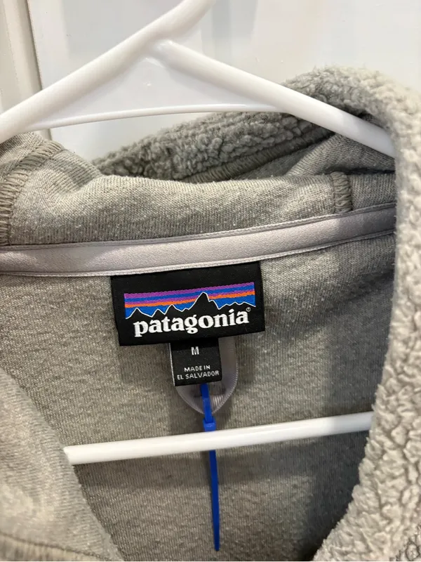 Patagonia hooded Zip Up Sherpa Jacket - Image 4