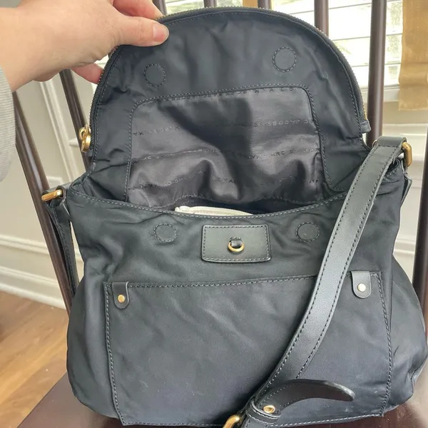 Marc Jacobs Preppy Nylon Messenger Bag Black Gold $200 - Image 6