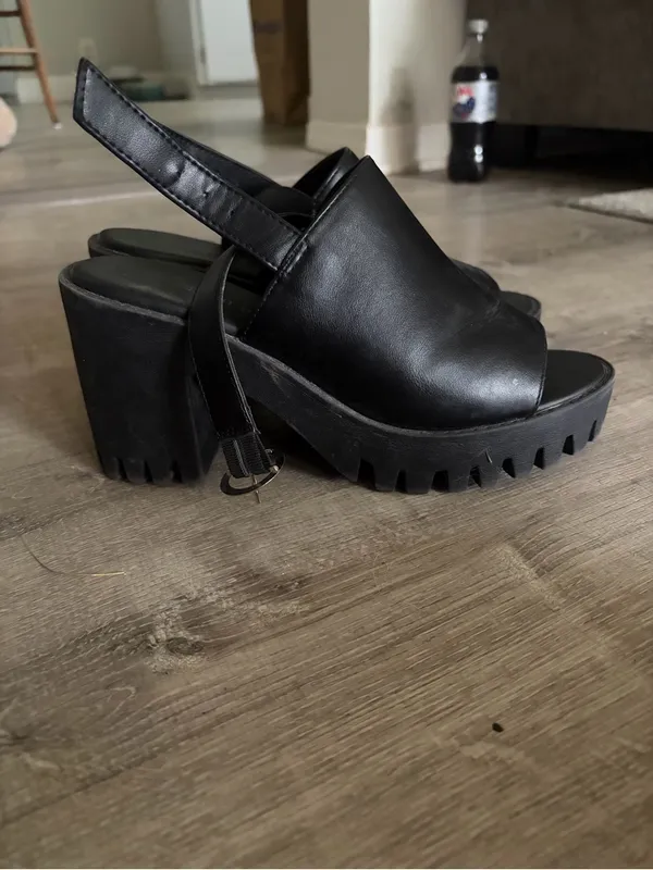 Madden Girl Chunky sandals - Image 3