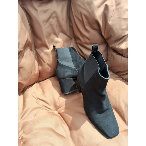 Sergio Rossi Women's Black Suede Ankle Boots Size 9 Elegant Designer Booties - Image 9