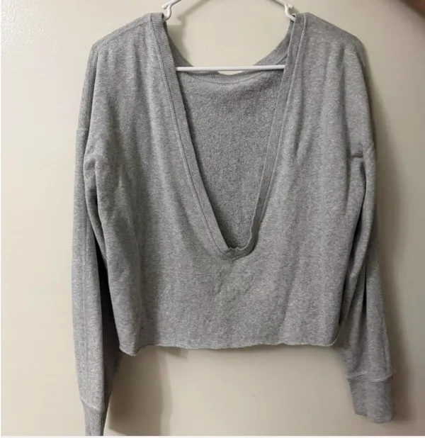 Aerie Grey cropped crewneck sweatshirt open back #loungewear size small WORN ONCE - Image 3