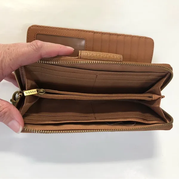 Fossil Madison Zip Clutch - Image 4