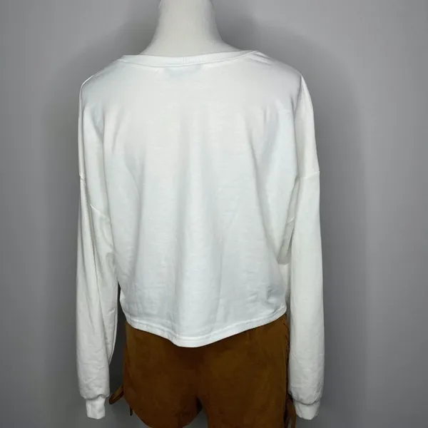 5/$25💜 Shein- White Cropped Sweater with Sunflower + Vase - Image 2